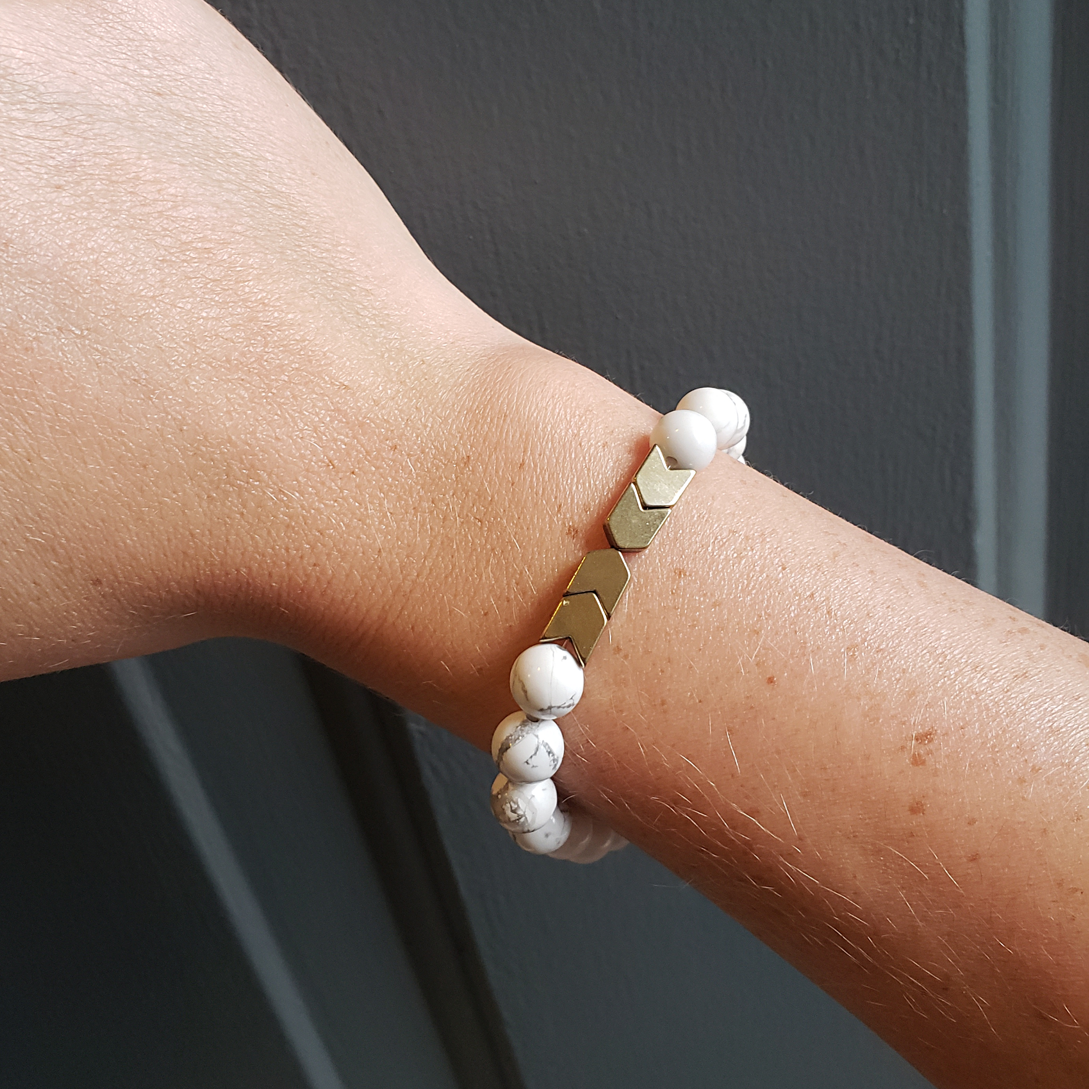 Howlite arrow bracelet