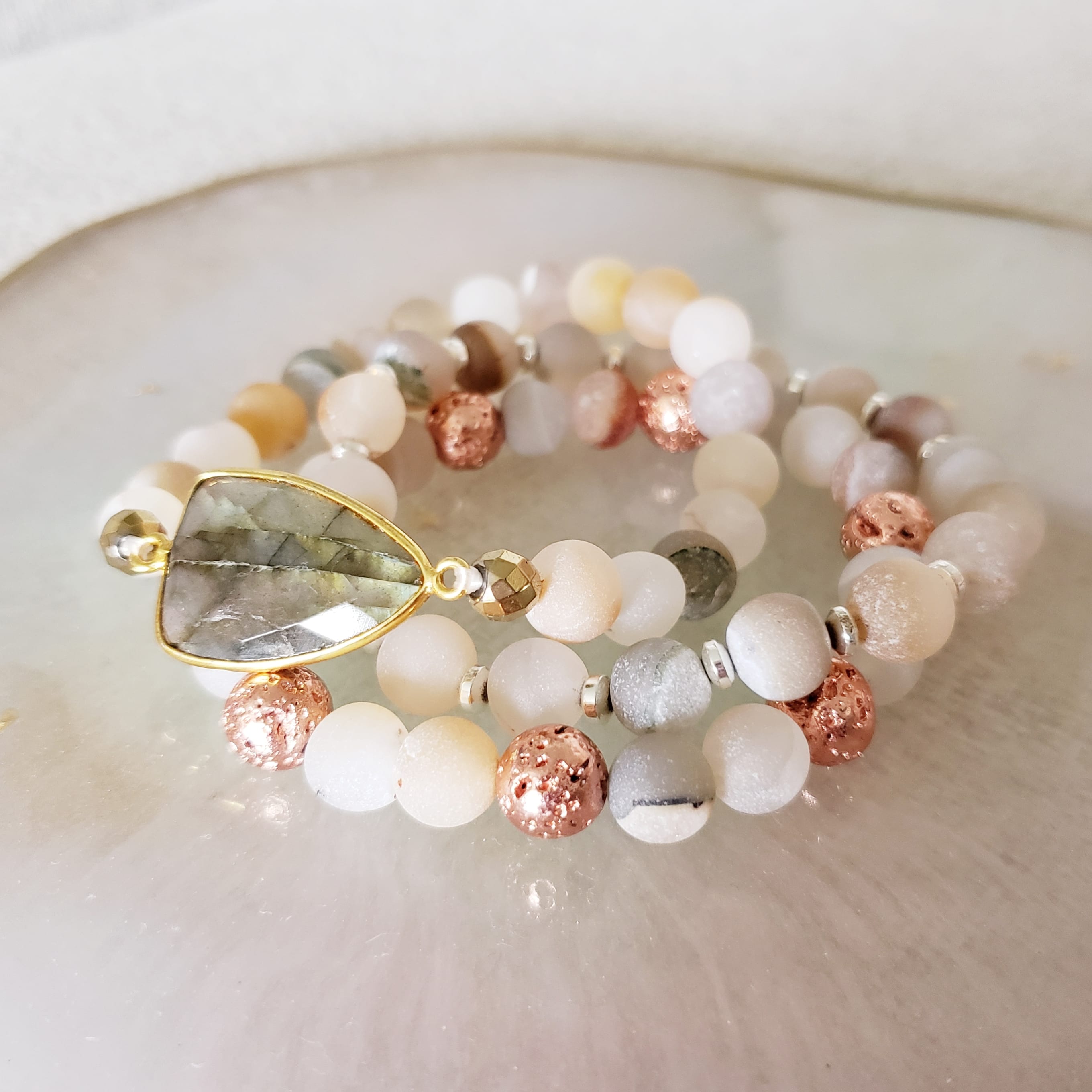 Druzy agate and rose gold lava stone bracelet
